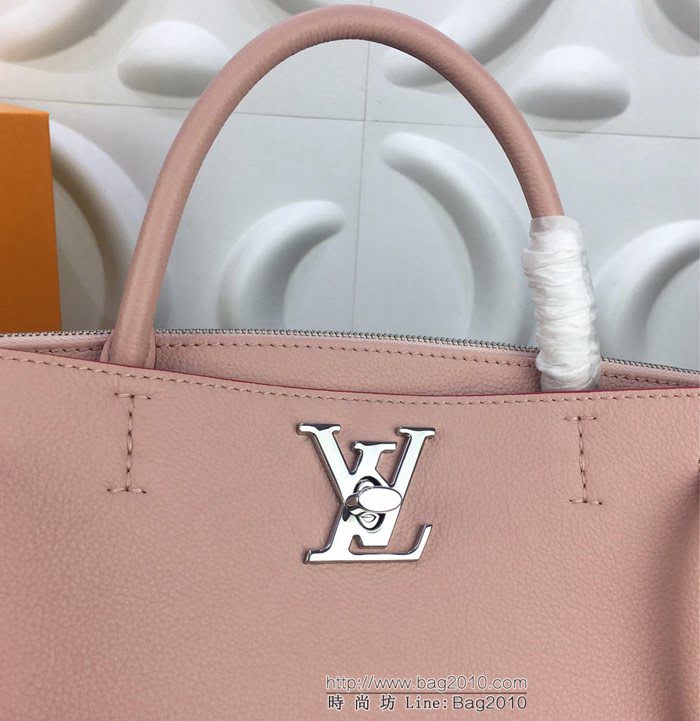 路易威登LV 頂級原單 小牛皮 Lockmeto手袋 寬敞實用 Lockme系列標誌性LV扭鎖 手提肩背斜挎包 M54569  YDH2460